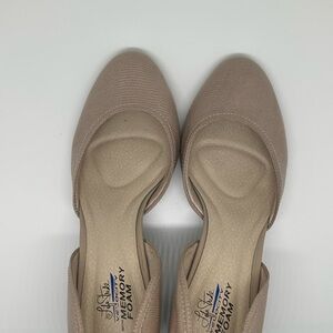 Life Stride Women's Beige heels